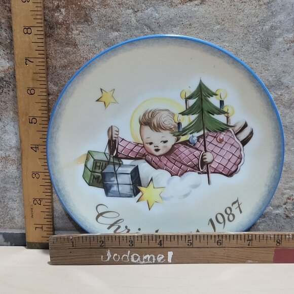 Schmid Hummel Christmas 1987 Angelic Gifts Decorative Wall Hanging Plate - Picture 5 of 11